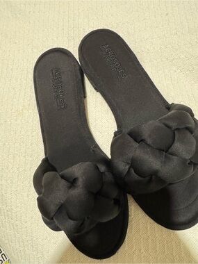 Aerosoles Black Women's Flat Sandals